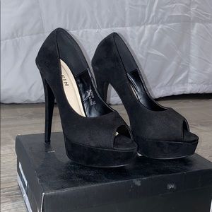 Black 4 inch heels